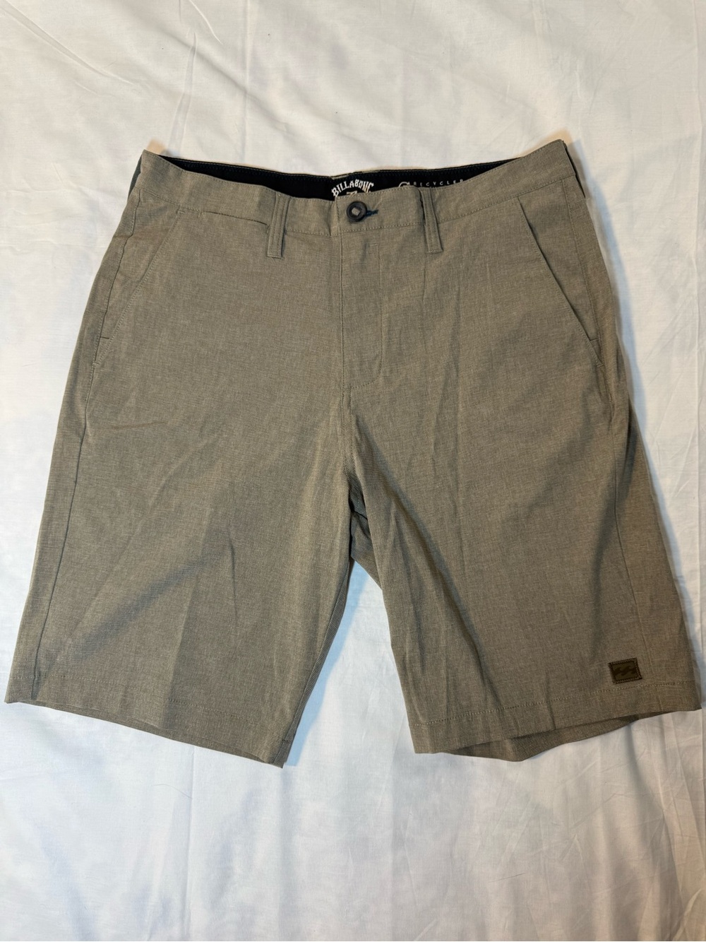 Billabong Men's Tan Performance Walkshorts Size 33